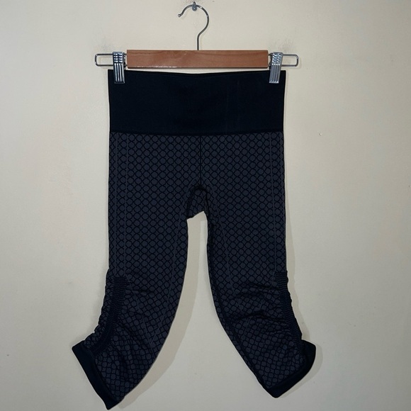 Lululemon In the Flow II crop yoga pants Women's Size 2 - Picture 4 of 5